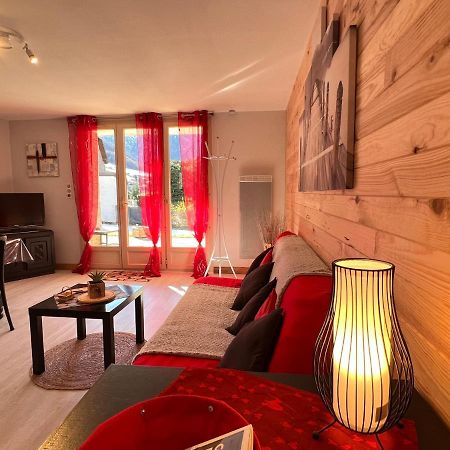 Apartamento T2 ensoleillé. Terrasse et vaste jardin commun Cauterets Exterior foto