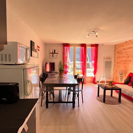 Apartamento T2 ensoleillé. Terrasse et vaste jardin commun Cauterets Exterior foto