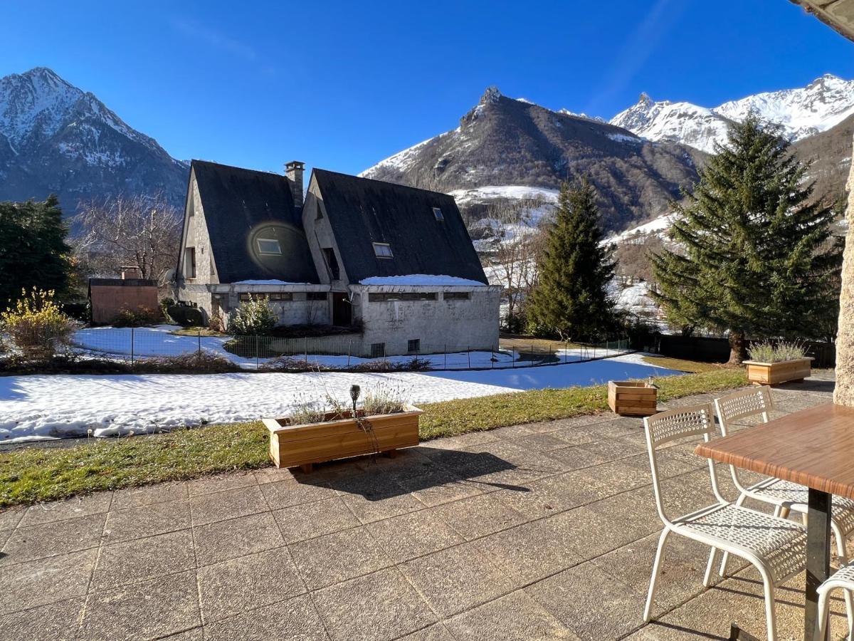 Apartamento T2 ensoleillé. Terrasse et vaste jardin commun Cauterets Exterior foto